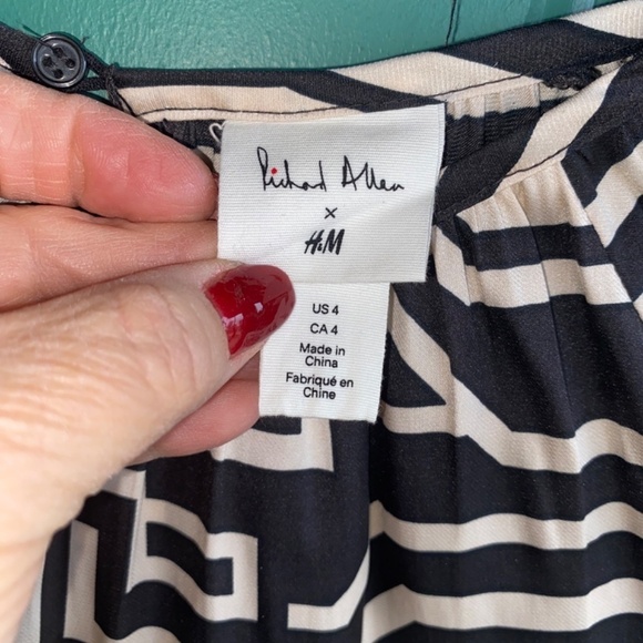 Richard Allen size 4 ladies signature top excellent condition - Picture 5 of 7